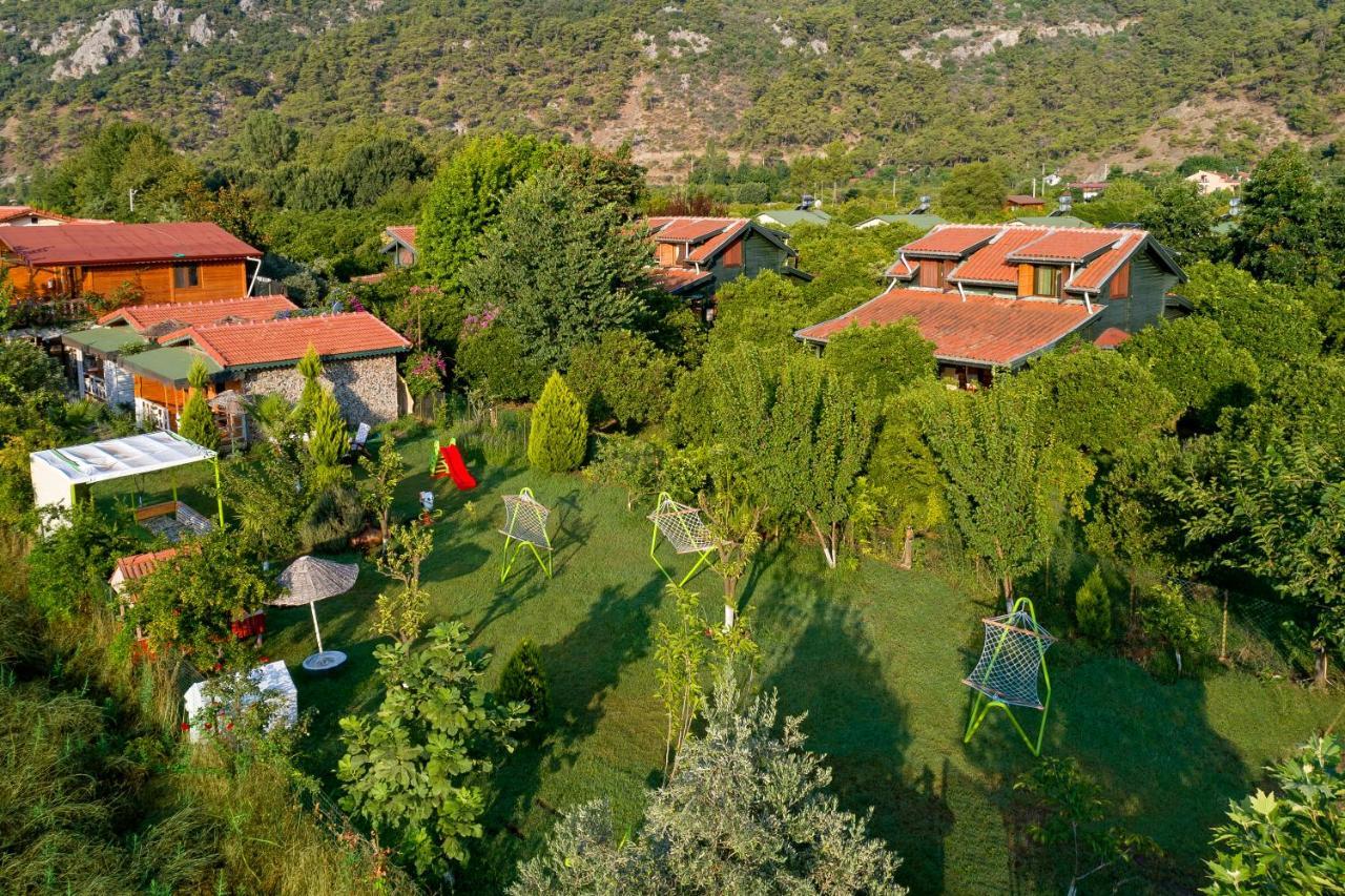 Ferienwohnung Flora Pansiyon Cirali Kemer Exterior foto
