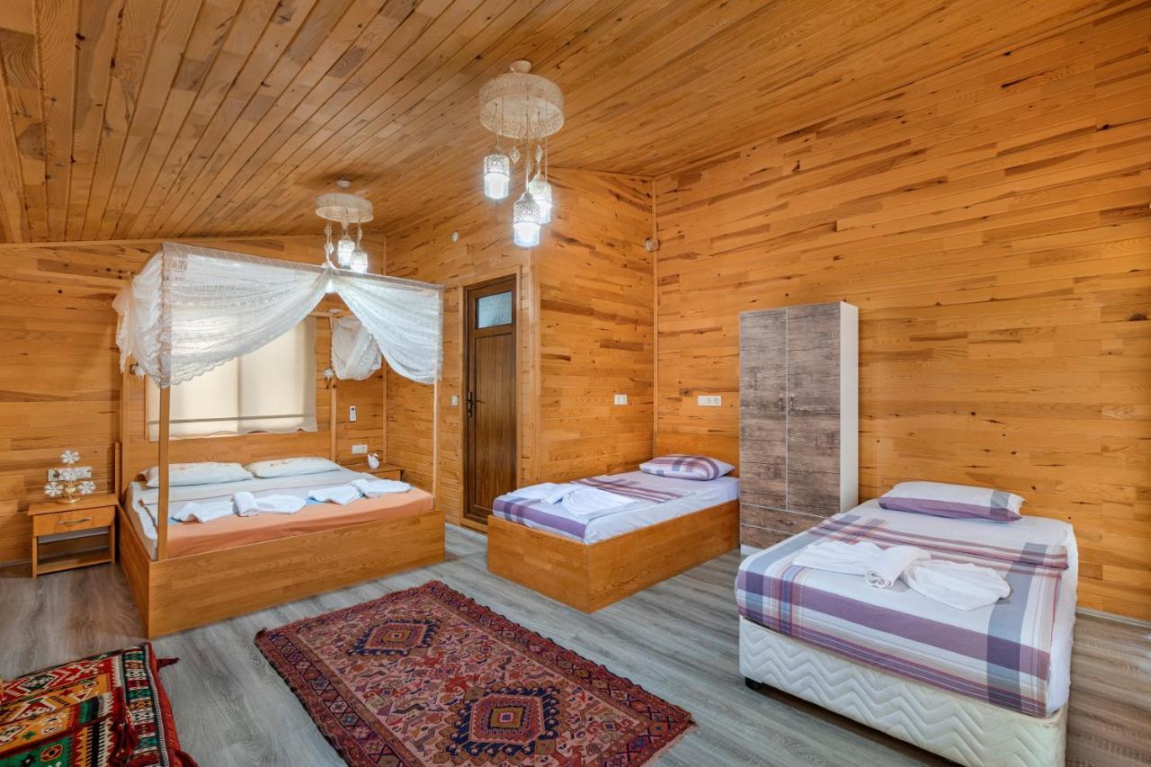 Ferienwohnung Flora Pansiyon Cirali Kemer Exterior foto