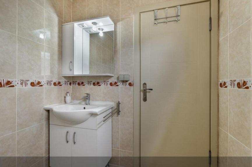 Ferienwohnung Flora Pansiyon Cirali Kemer Exterior foto