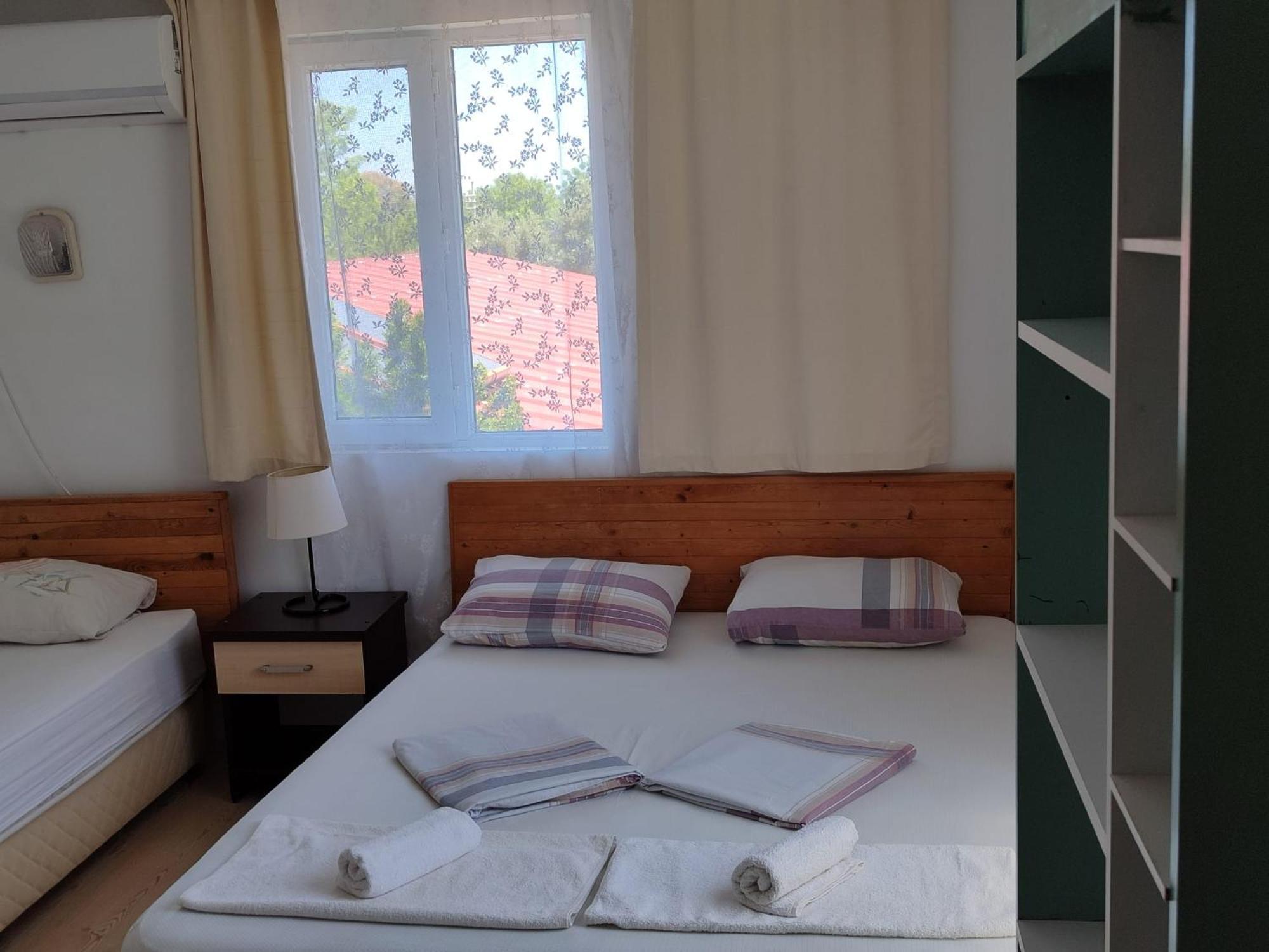 Ferienwohnung Flora Pansiyon Cirali Kemer Exterior foto