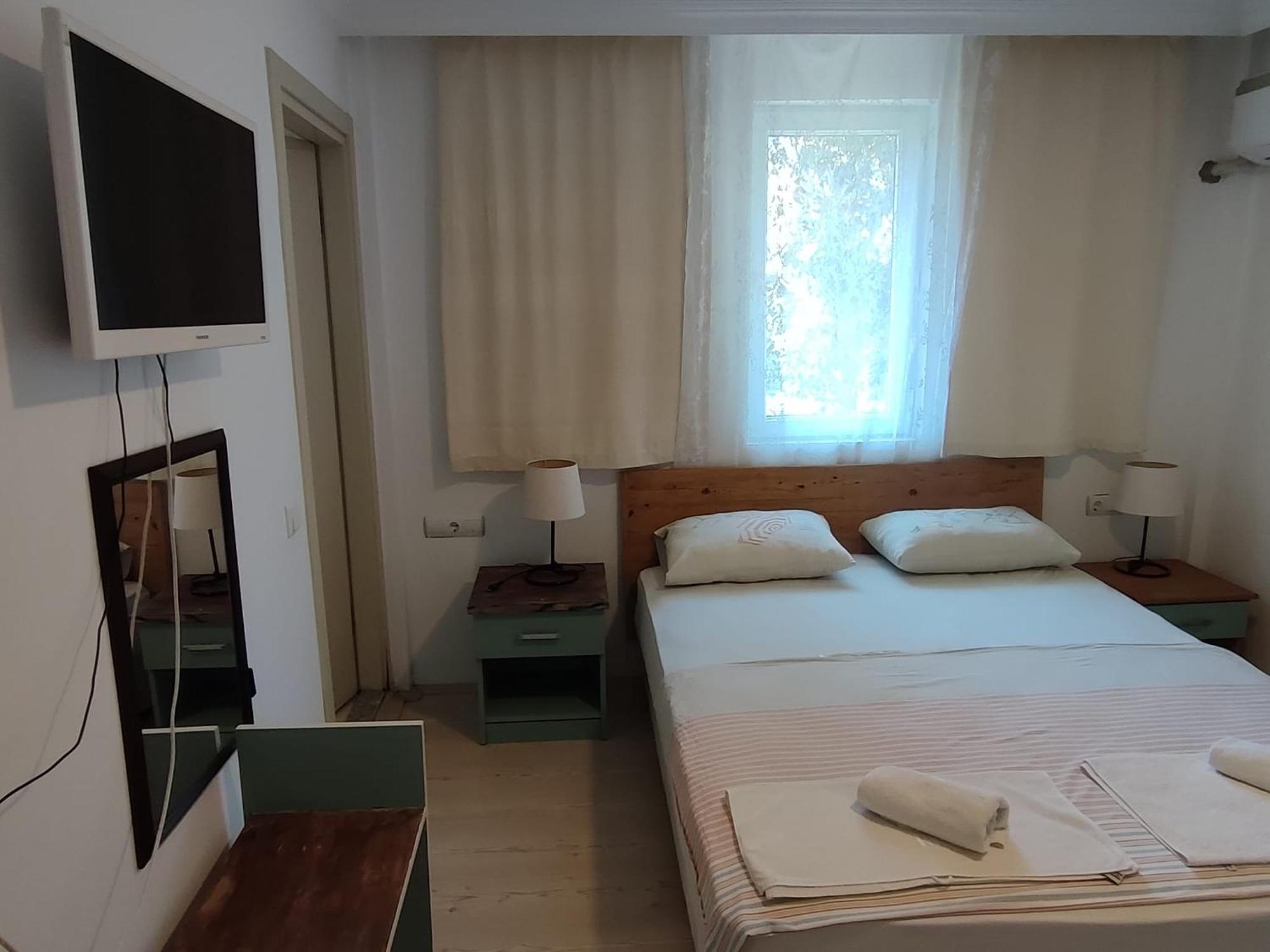 Ferienwohnung Flora Pansiyon Cirali Kemer Exterior foto